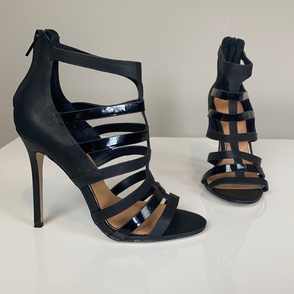 Badgley Mischka Black Strappy Sandals Size 5.5 - Picture 1 of 15